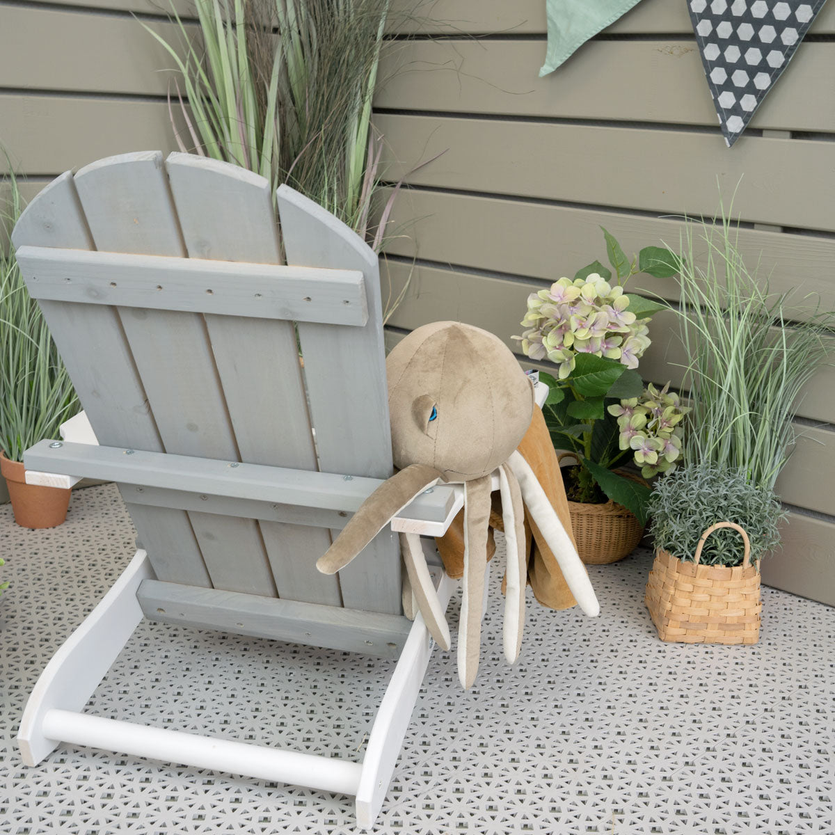 Kindertuhl Blickwinkel von hinten