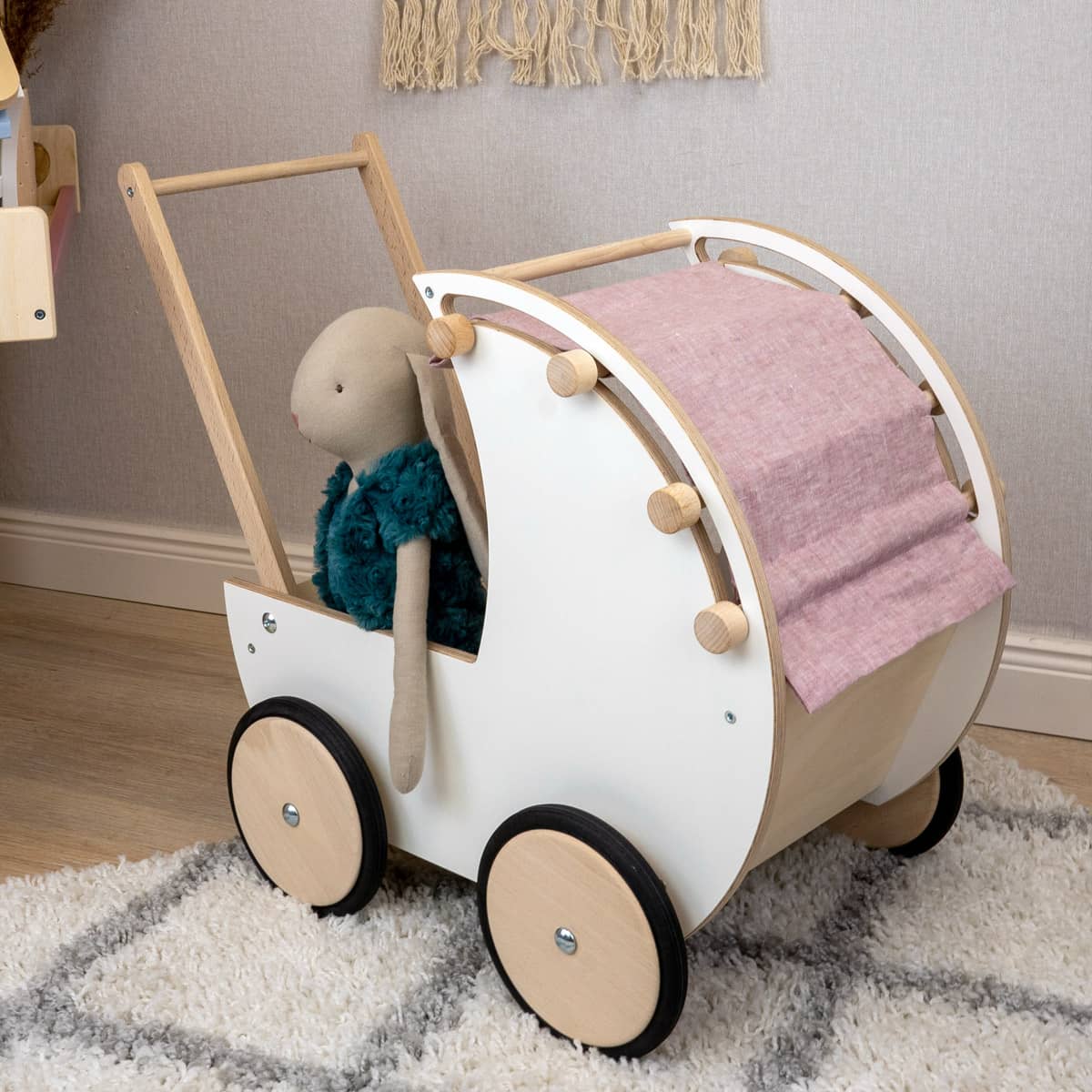 Puppenwagen Blickwinkel von der Seite