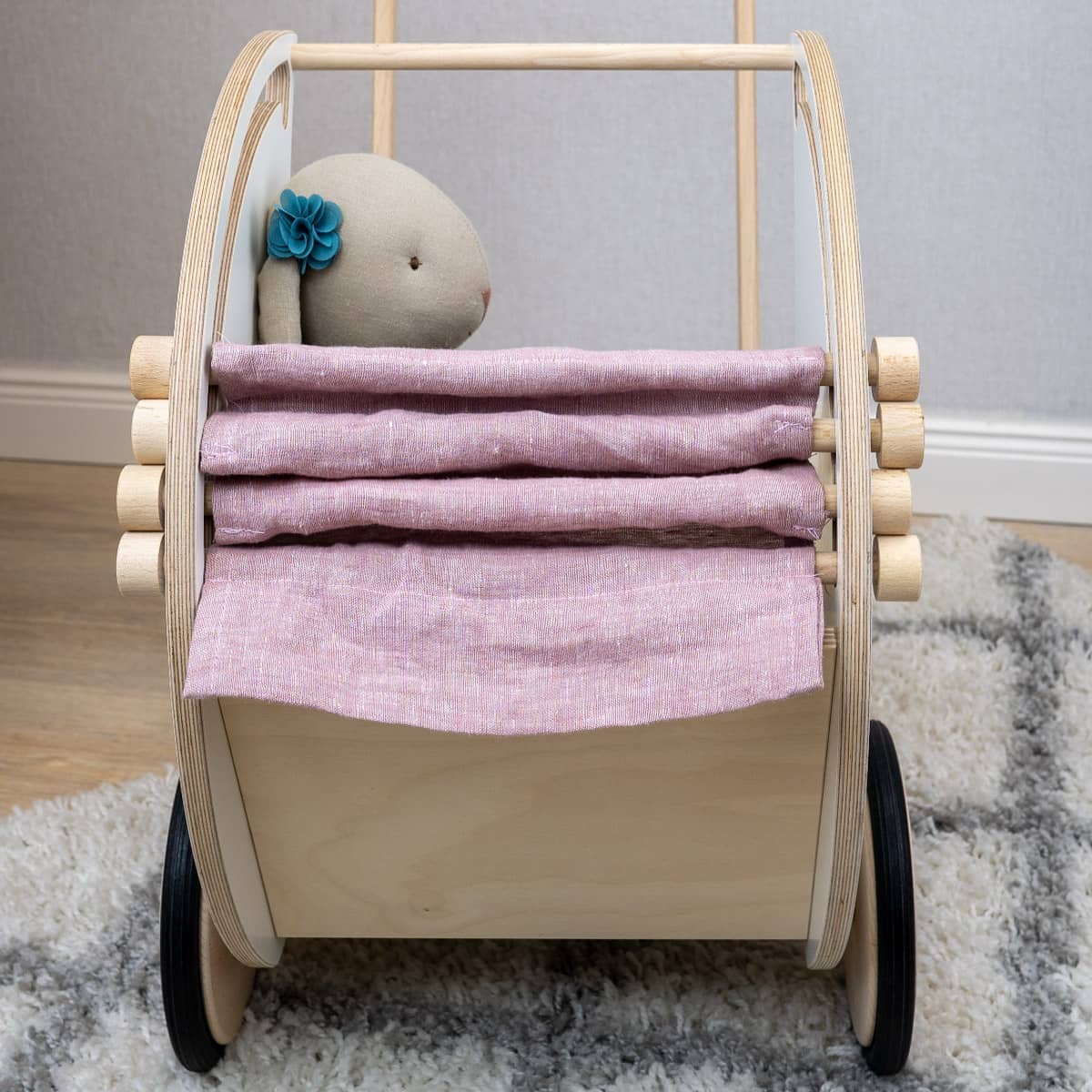 Puppenwagen Blickwinkel von hinten