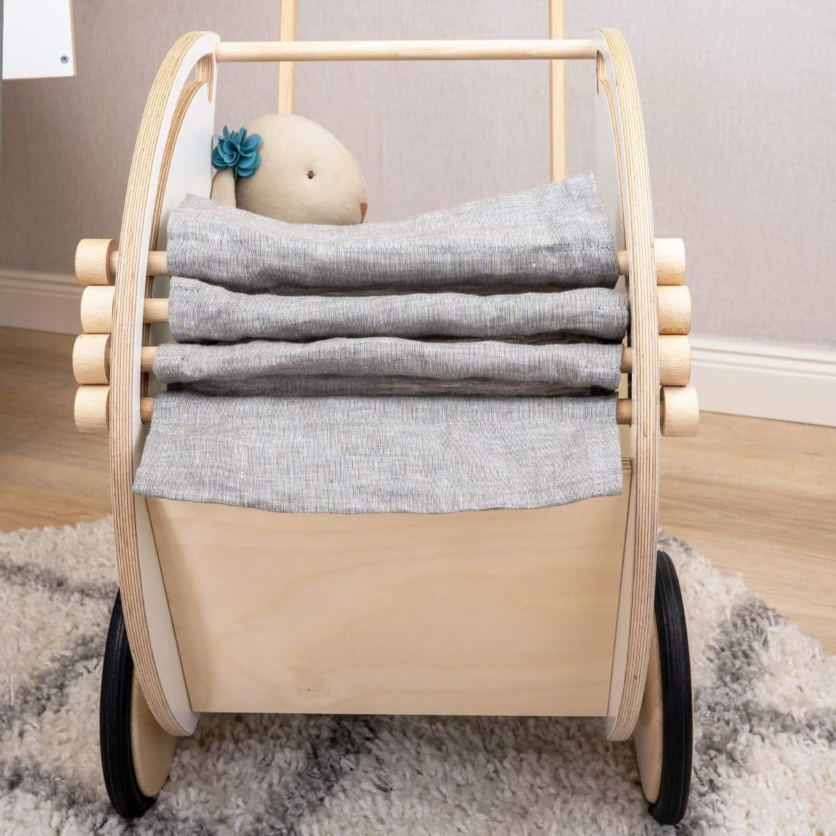 Puppenwagen Blickwinkel von hinten