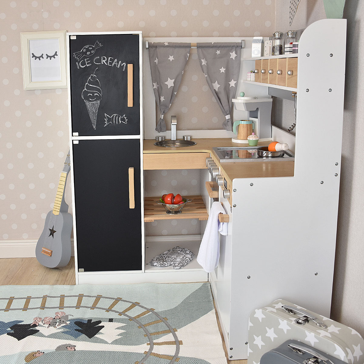 Kinderküche Paris mit Deko und Zubehör