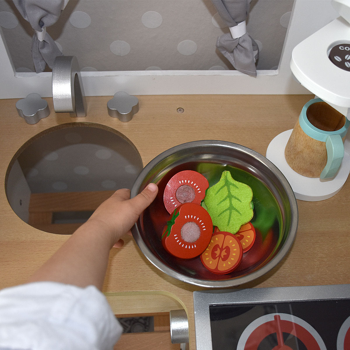 Kinderküche Detailbild Arbeitsplatte