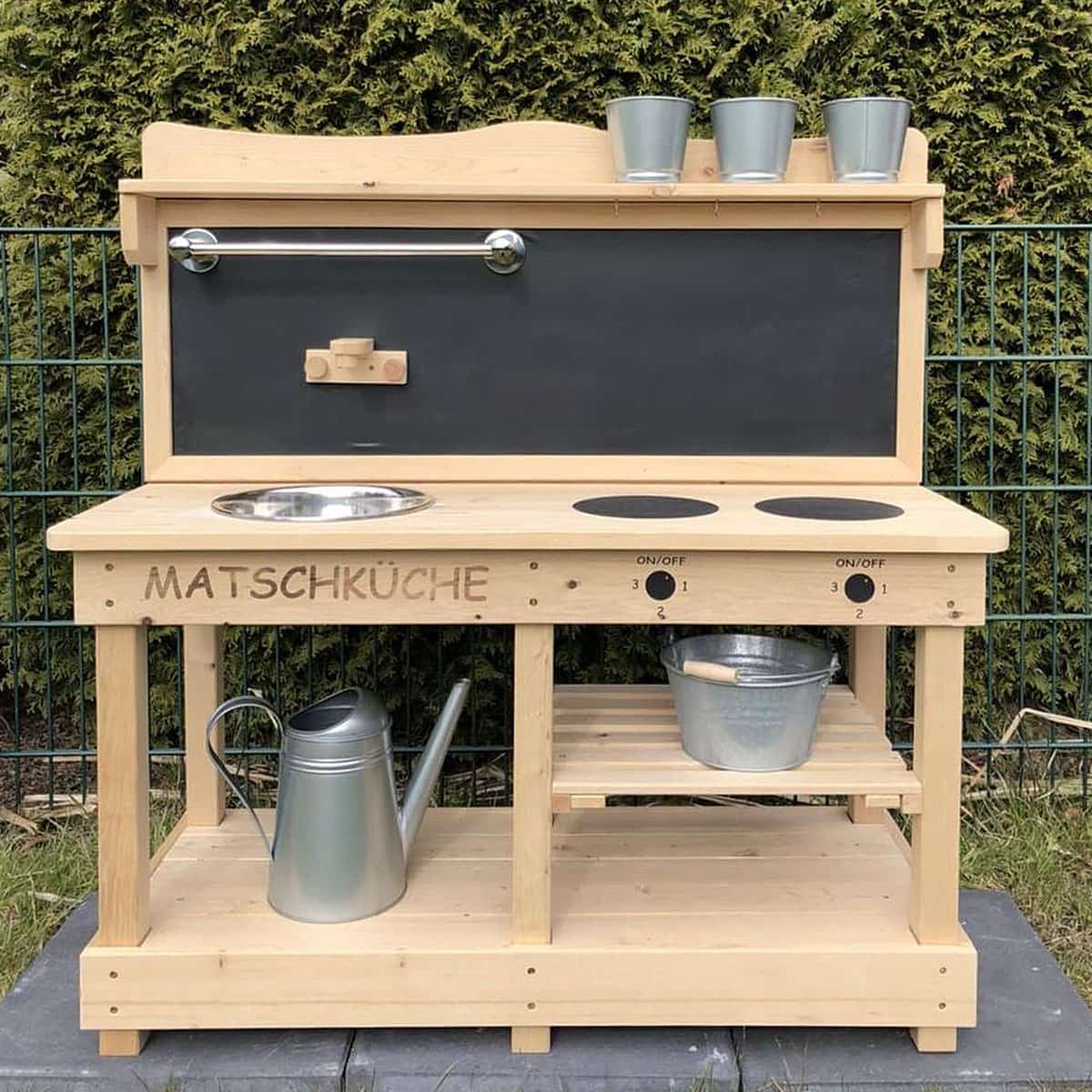 Matschküche im Garten