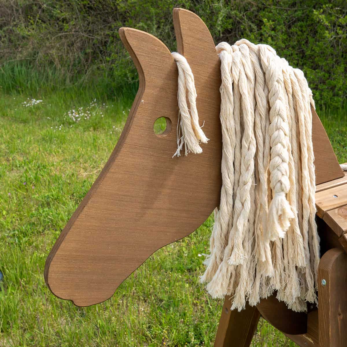 Meppi buitenpaard bruin - houten paard voor in de tuin