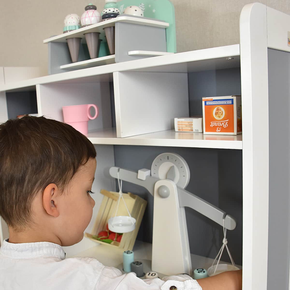 Kinderkaufladen Detailbild Rückwand