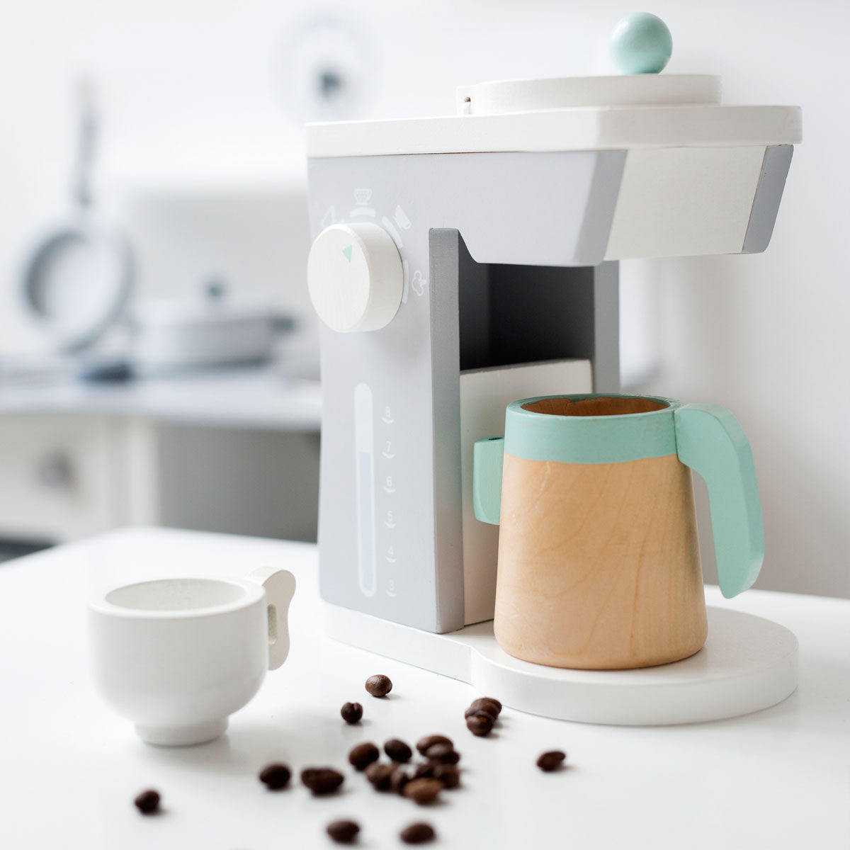 Detailansicht Kaffeemaschine weiss grau mint