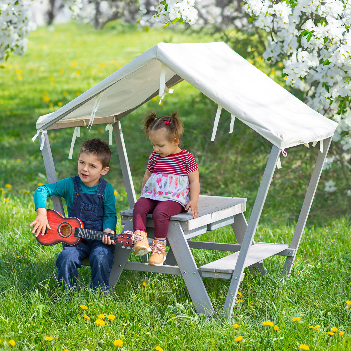 Sitzgruppe Pellworm im Garten mit Kindern
