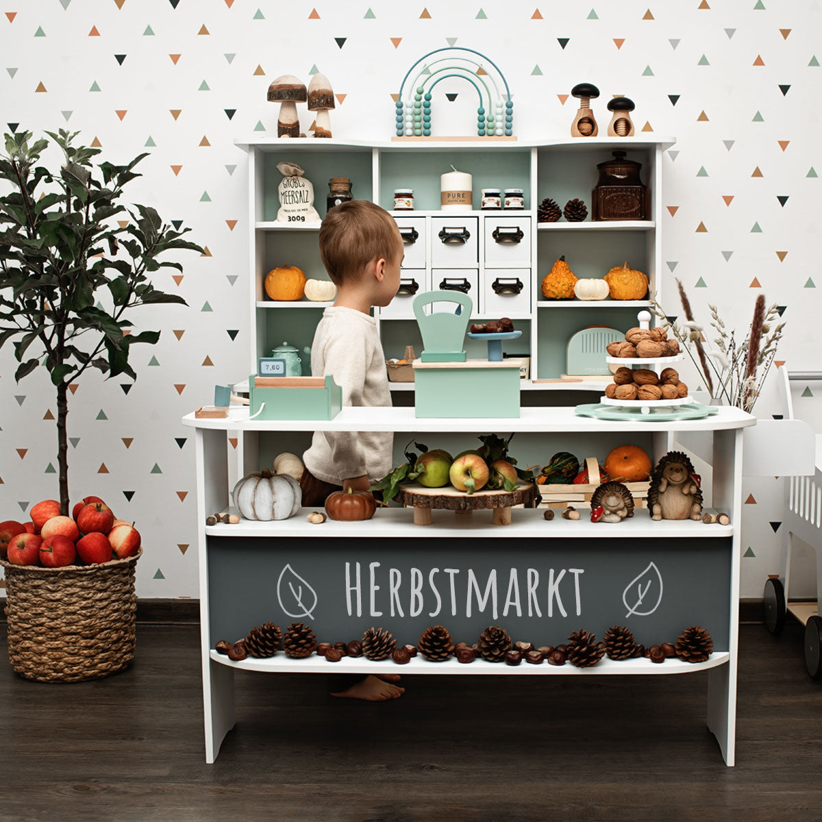 Kaufladen Macaron Stimmungsbild mit Zubehör und Deko