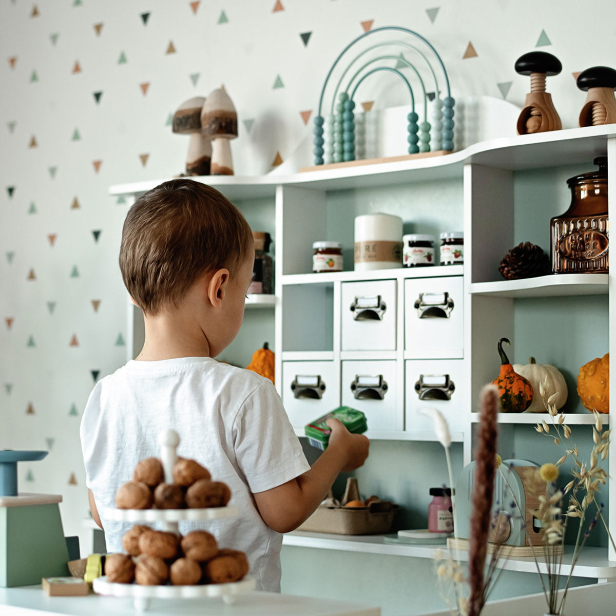 So fördert ein Kaufladen für Kinder das Rollenspiel und die Sprachentwicklung