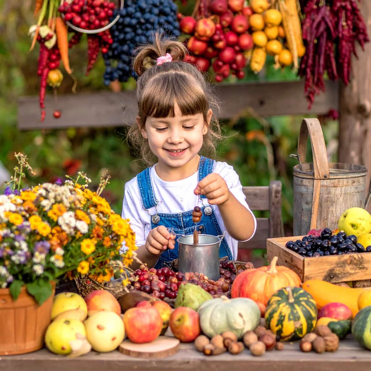 Herbstmarkt für Kinder – Mit Holzkaufladen und Marktstand spielerisch die Jahreszeit erleben
