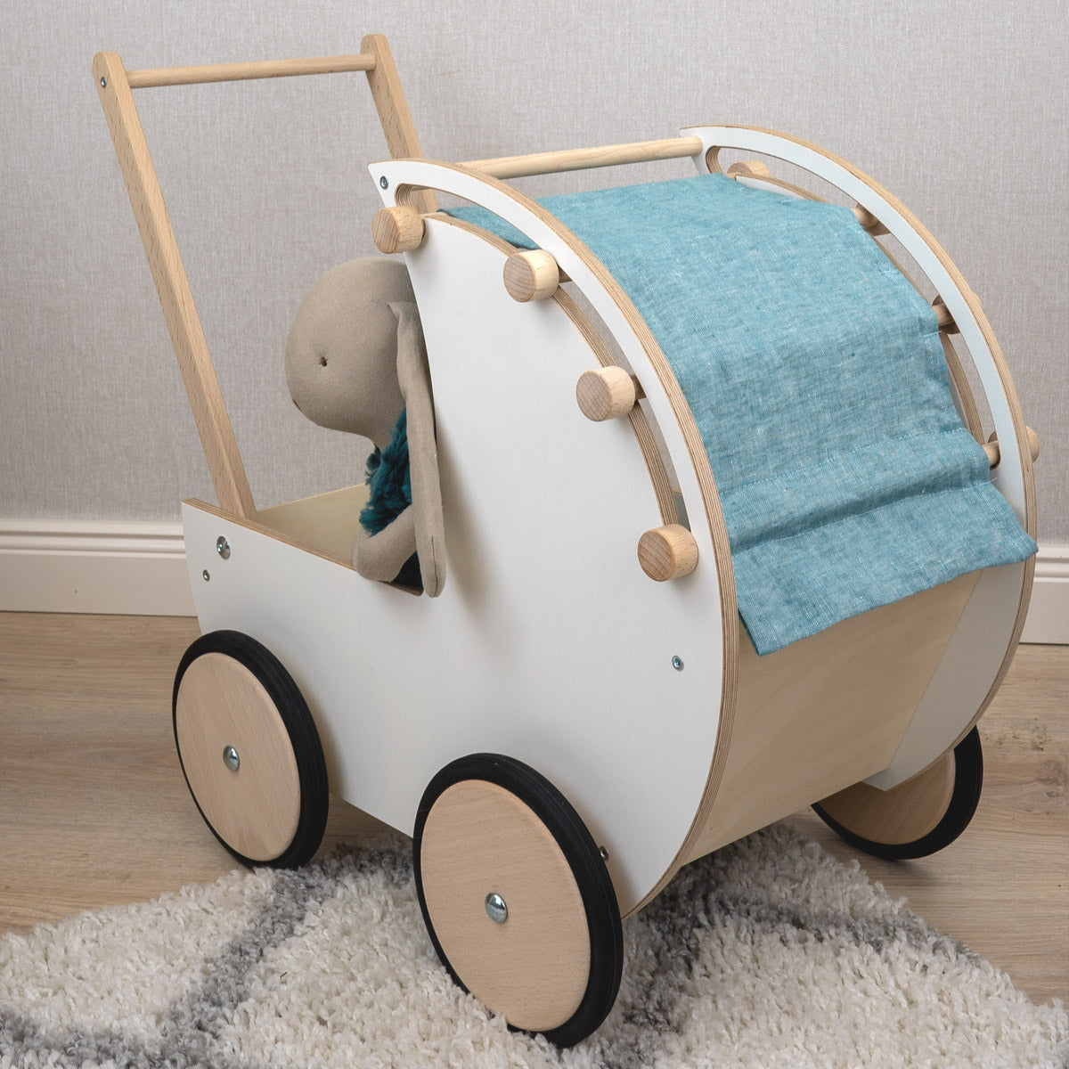 Puppenwagen Blickwinkel von der Seite