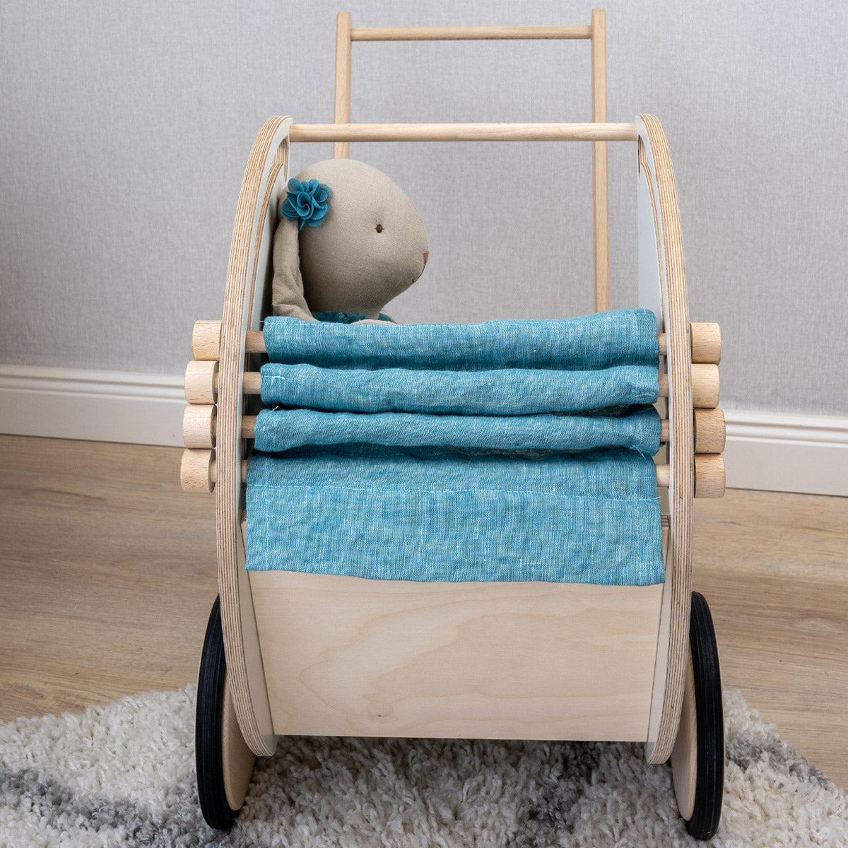 Puppenwagen Blickwinkel von hinten