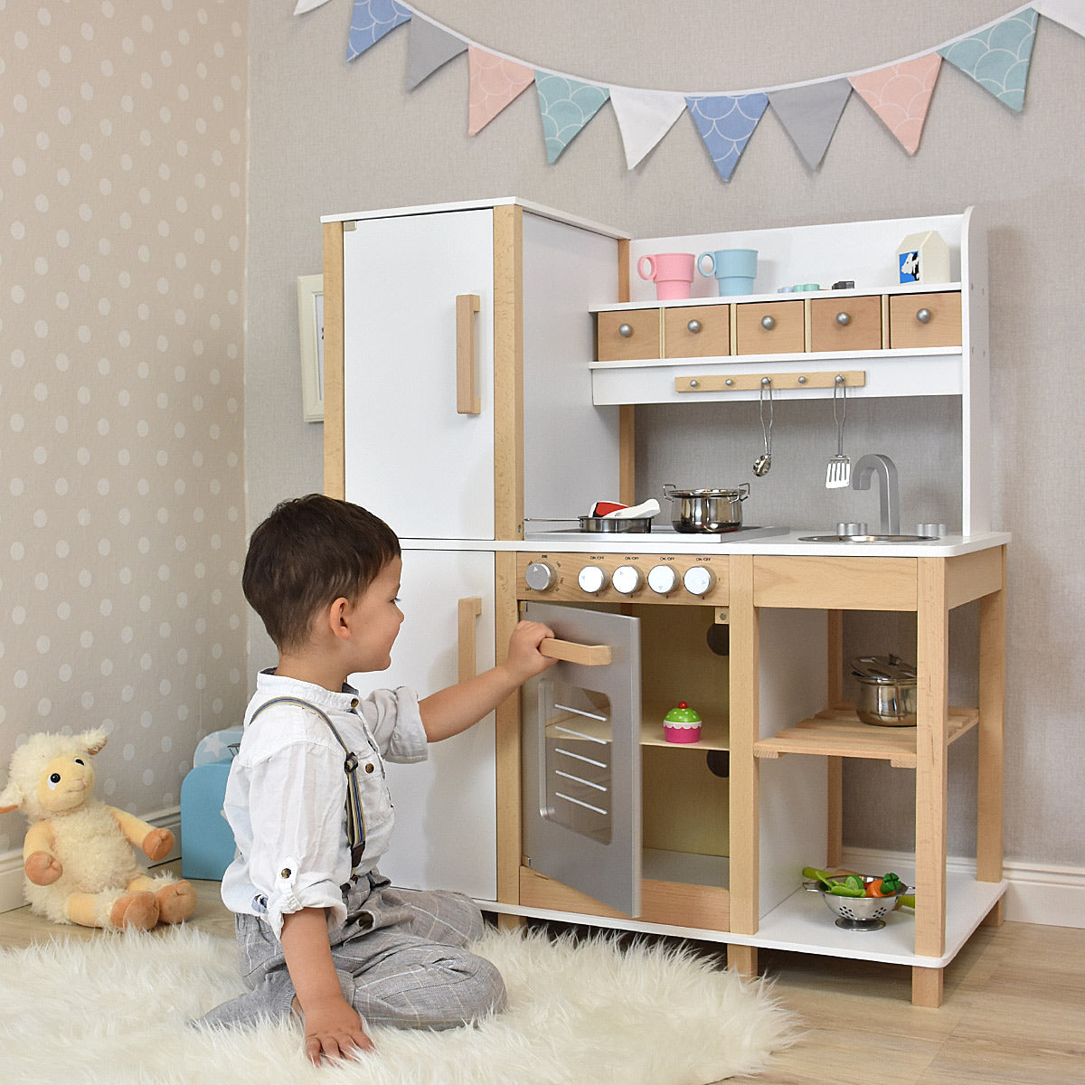 Kinderküche mit Kind Ofentür auf