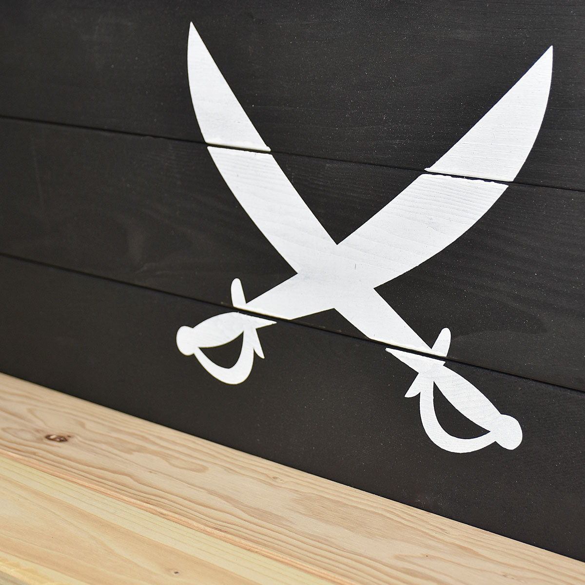 Sandkasten Piratenschiff Detailaufnahme Rückenlehne