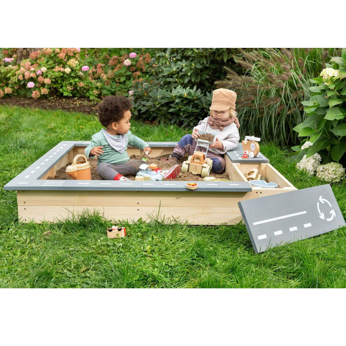 MuddyBuddy Sandkasten Highway Hero mit Staufächern und Straße - AUS RETOURE (2))