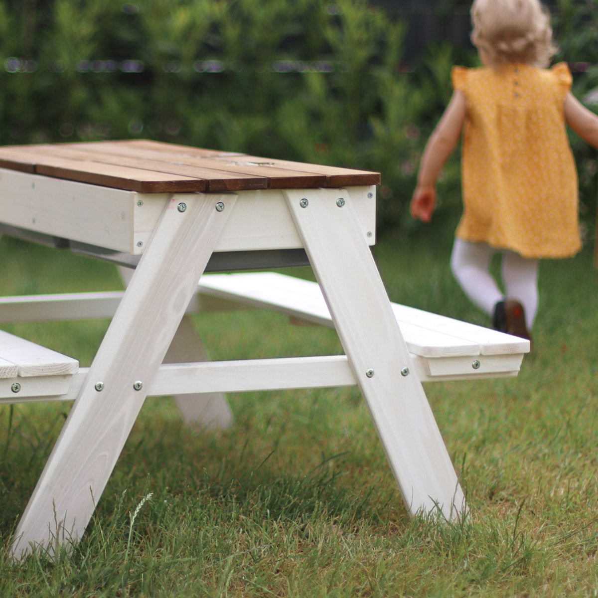 Kindersitzgruppe Blickwinkel von der Seite
